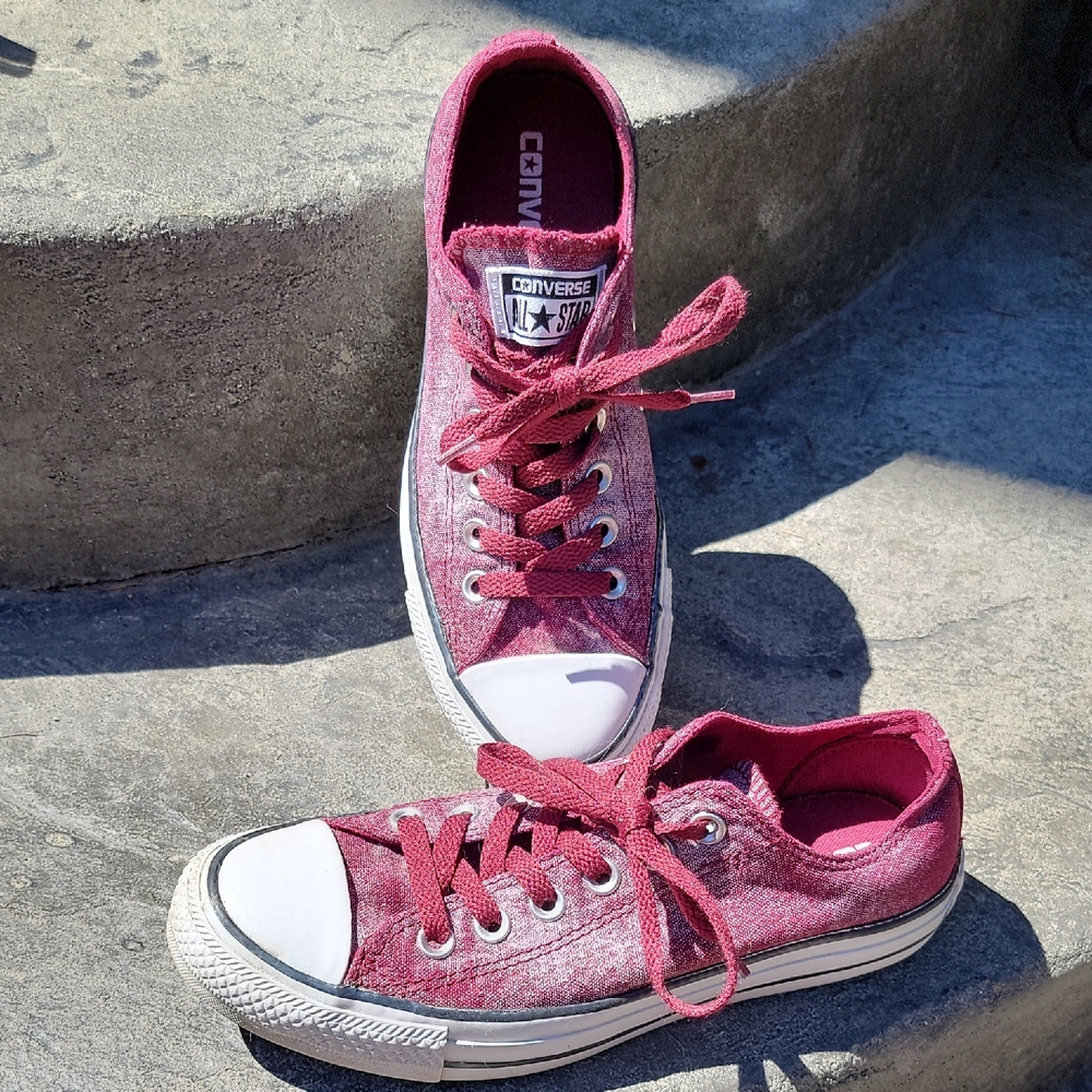 Converse All Star Chuck Taylors Whitewashed Burgundy Sneakers Womens 7